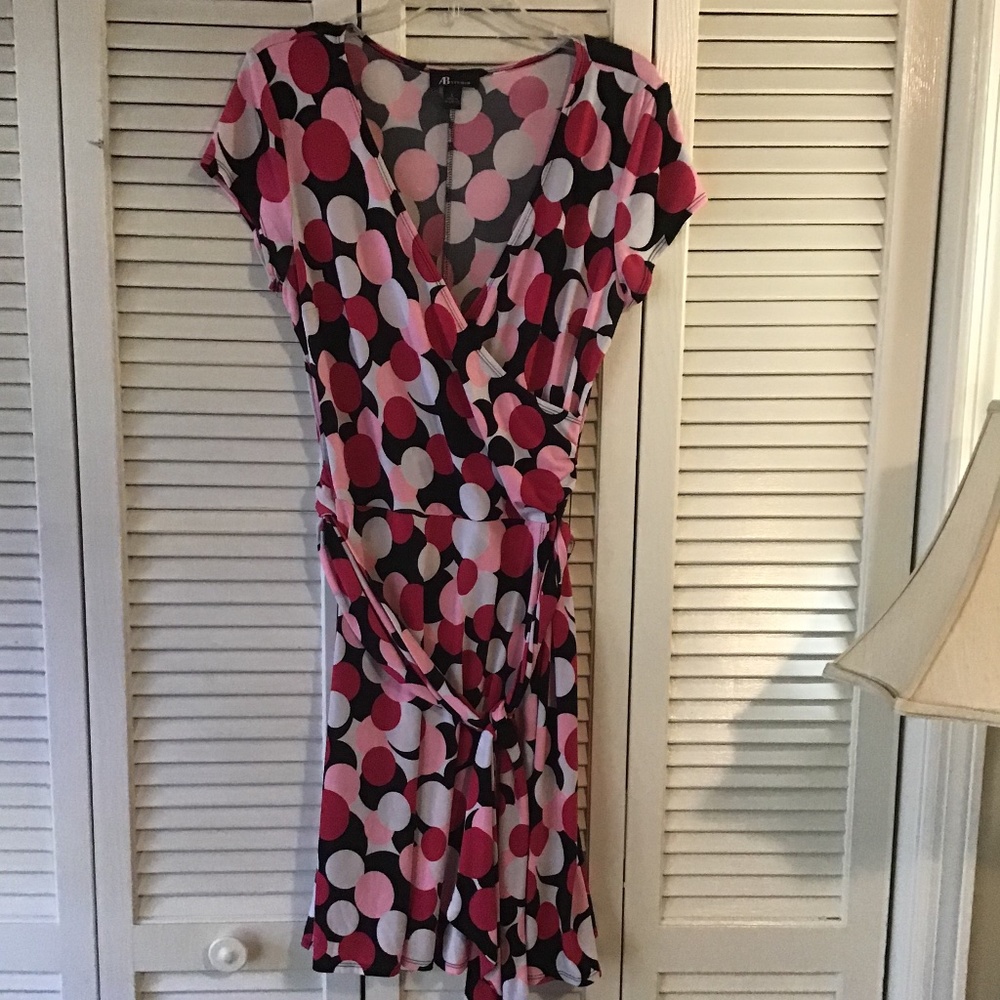 Pretty Classic Wrap Dress (L)